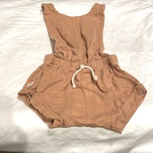 Childhoods clothing kids unisex romper ‘shortie’ in tan size 3t